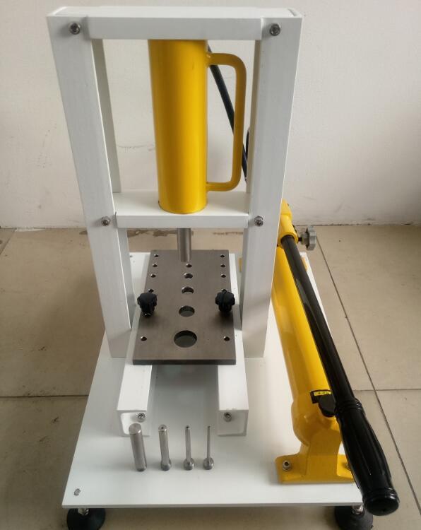 電線電纜沖芯裝置